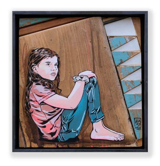 Photo de l'oeuvre « sans titre (Jeune fille assise) » de Jana & JS exposée à la galerie MathGoth